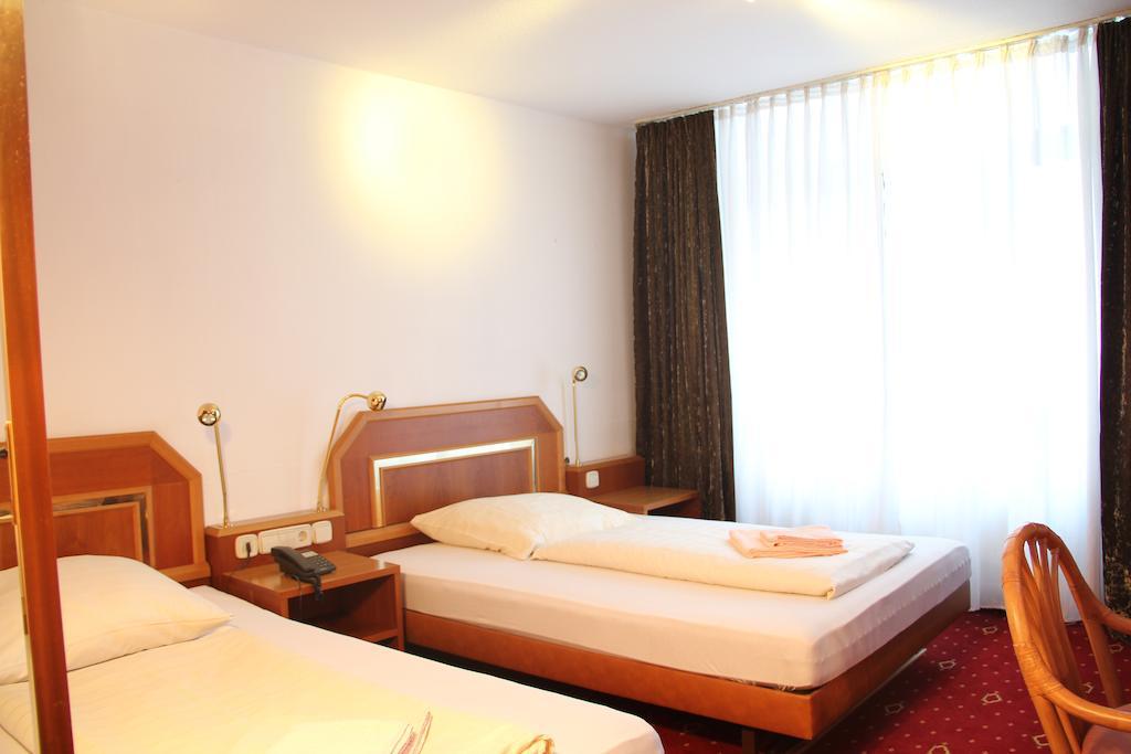 Wali'S Hotel Bielefeld Luaran gambar