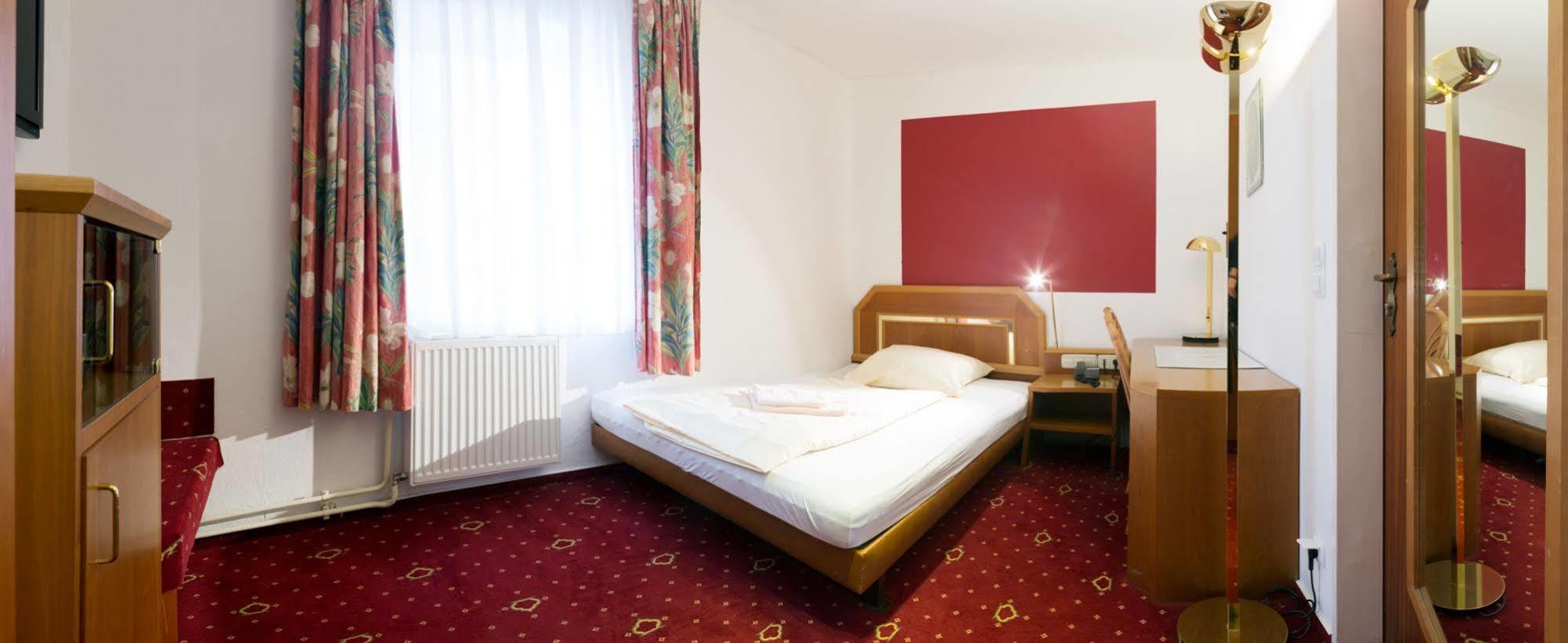 Wali'S Hotel Bielefeld Luaran gambar